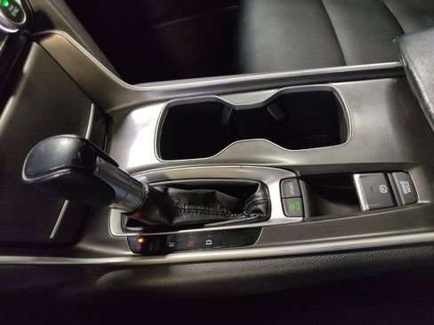 Used 2018 Honda Accord Sport image 26
