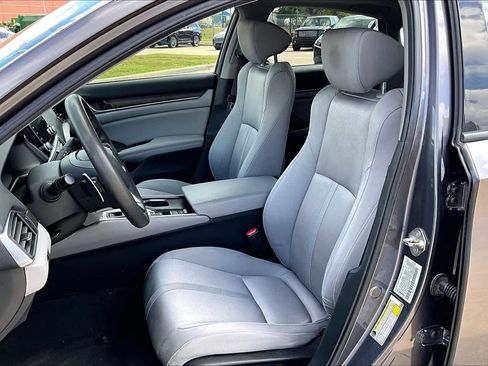 Used 2019 Honda Accord EX image 7