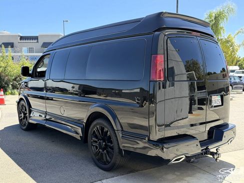 Used 2017 GMC Savana 2500 RWD image 7