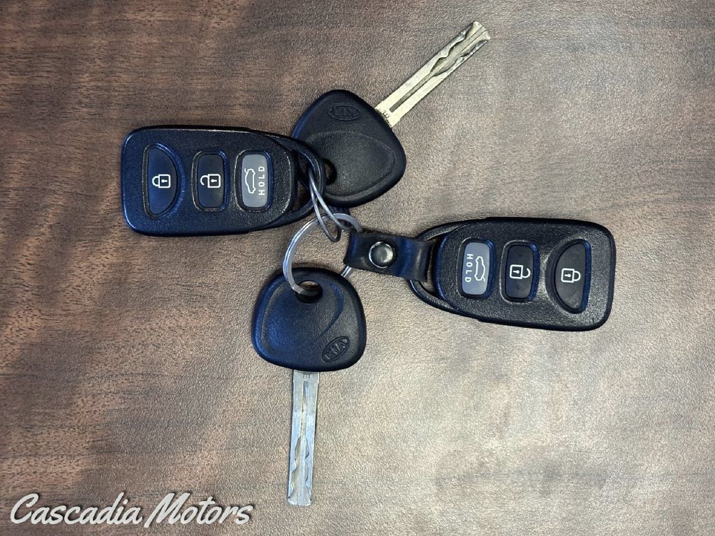 Used 2013 Kia Optima LX FWD image 2