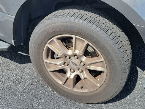 Used 2016 Ford F150 XLT w/ Equipment Group 302A Luxury image 8