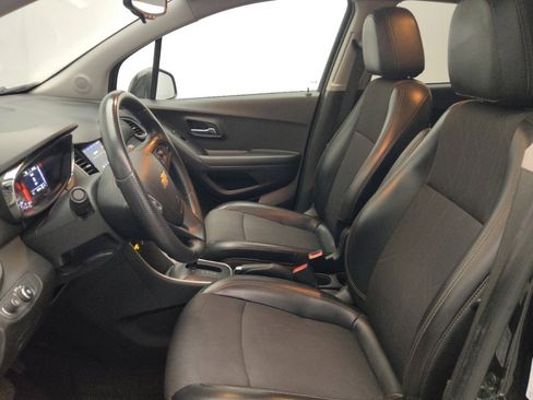 Used 2021 Chevrolet Trax LT FWD image 17