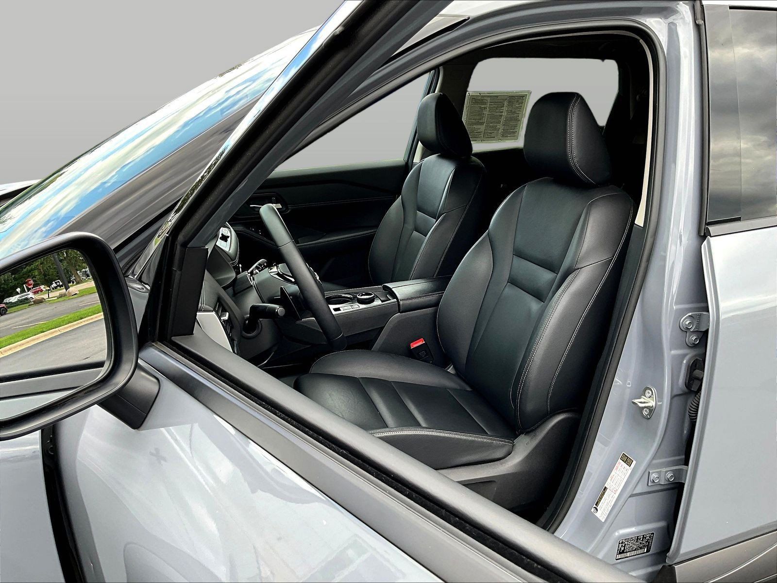 Certified 2025 Nissan Rogue SL w/ Tech Package AWD/4WD image 24