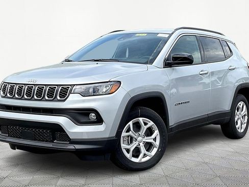 New 2024 Jeep Compass Latitude image 2