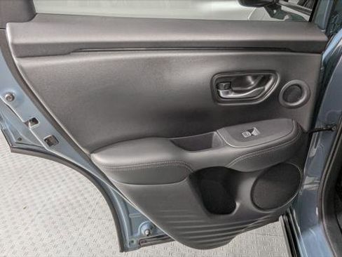 Used 2025 Honda HR-V EX-L image 17