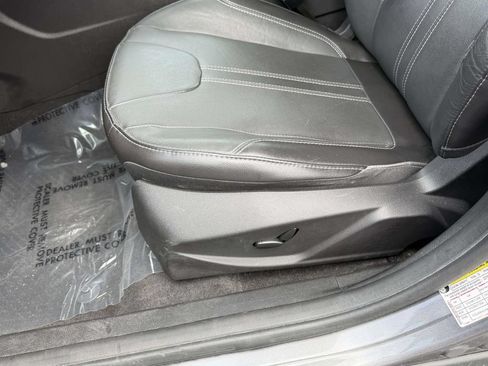 Used 2014 Ford Focus Titanium FWD image 18