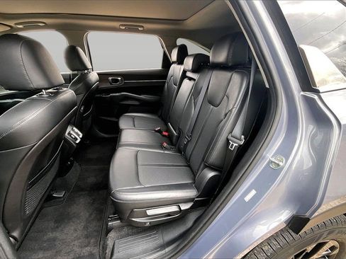 Certified 2022 Kia Sorento S w/ Panoramic Sunroof Package image 28