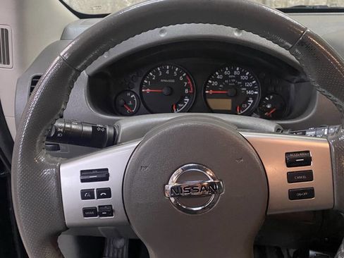 Used 2018 Nissan Frontier SV image 11