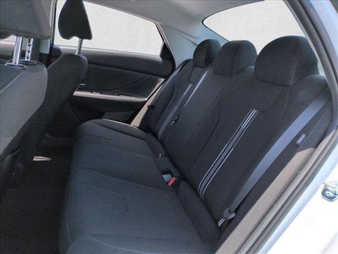 Used 2025 Hyundai Elantra Hybrid FWD image 9