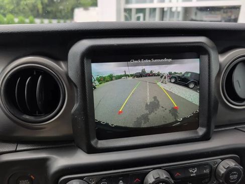 Used 2023 Jeep Wrangler Unlimited w/ Sun & Screen Package AWD/4WD image 8