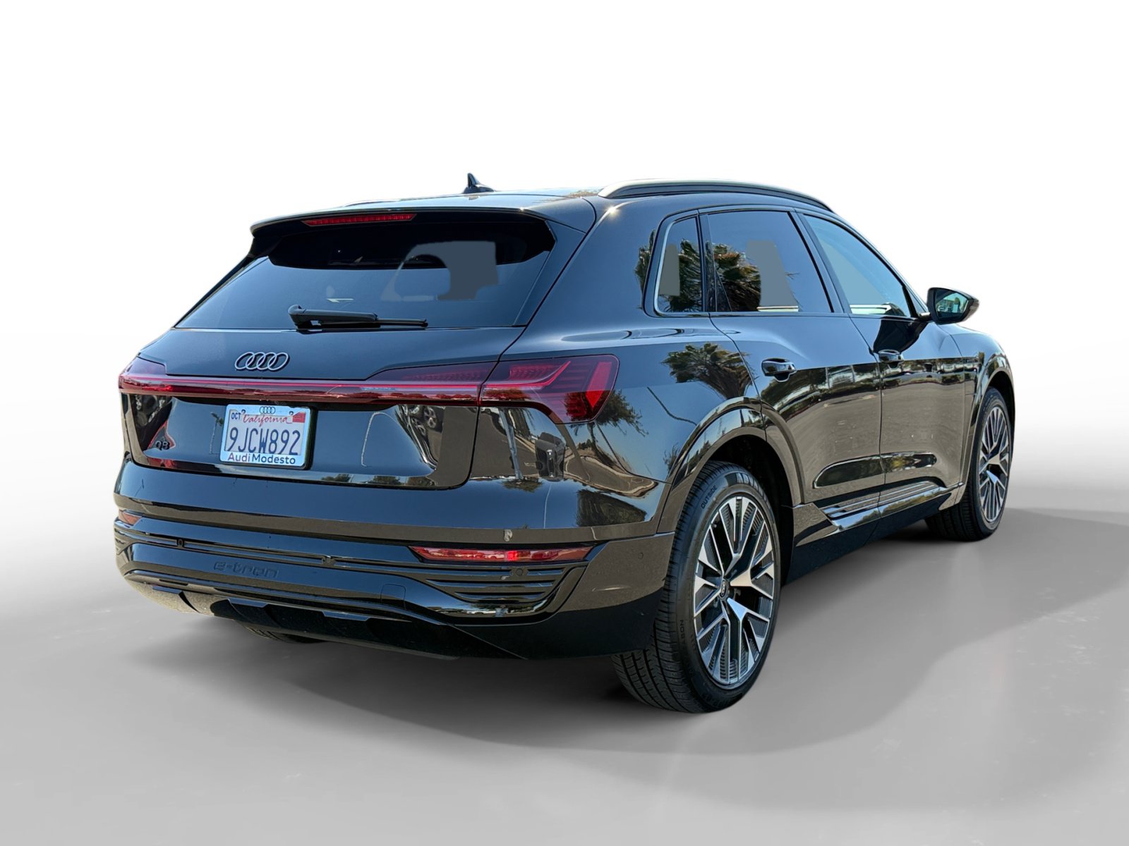 Used 2024 Audi Q8 e-tron Premium Plus AWD/4WD image 5