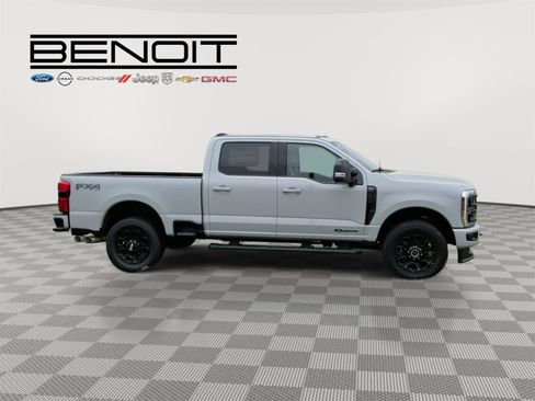 New 2026 Ford F250 Lariat w/ Black Appearance Package image 4