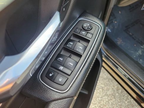 Used 2024 RAM 1500 Laramie RWD image 12