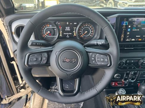 New 2025 Jeep Gladiator Sport AWD/4WD image 16