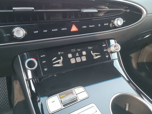 Used 2026 Genesis GV70 2.5T image 25