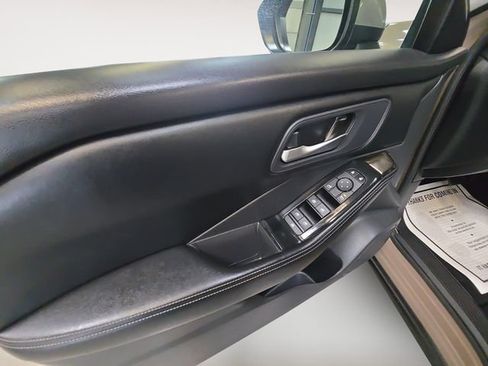 Used 2025 Nissan Rogue SV AWD/4WD image 10
