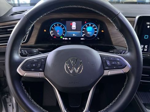 Used 2025 Volkswagen Atlas SE image 14