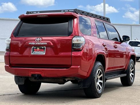 Used 2021 Toyota 4Runner SR5 AWD/4WD image 4