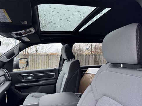 New 2026 RAM 1500 4x4 Crew Cab image 17