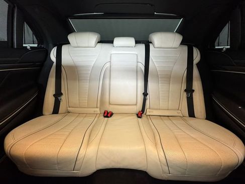 Used 2020 Mercedes-Benz S 560 Sedan image 7