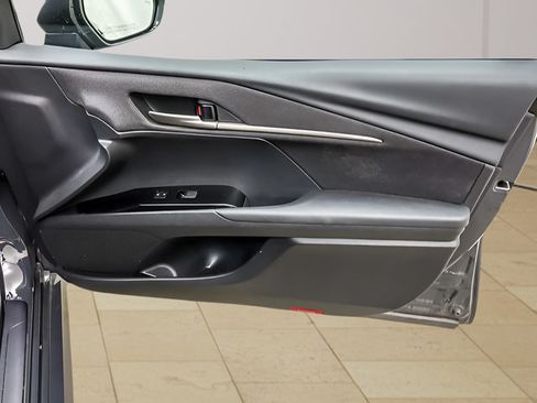 Used 2025 Toyota Camry LE FWD image 24
