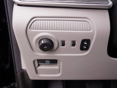 Used 2022 Jeep Wagoneer Series III w/ Premium Group I image 20