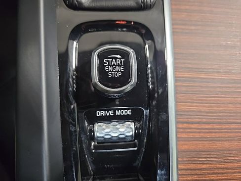 Used 2020 Volvo S60 T6 Momentum w/ Protection Package image 13