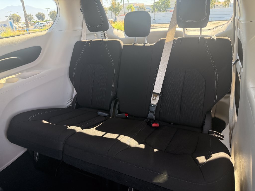 Used 2024 Chrysler Voyager LX FWD image 13