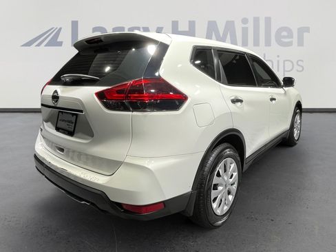Used 2019 Nissan Rogue S image 5