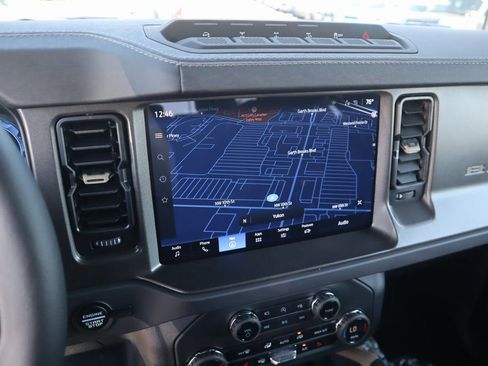 New 2025 Ford Bronco Badlands image 7