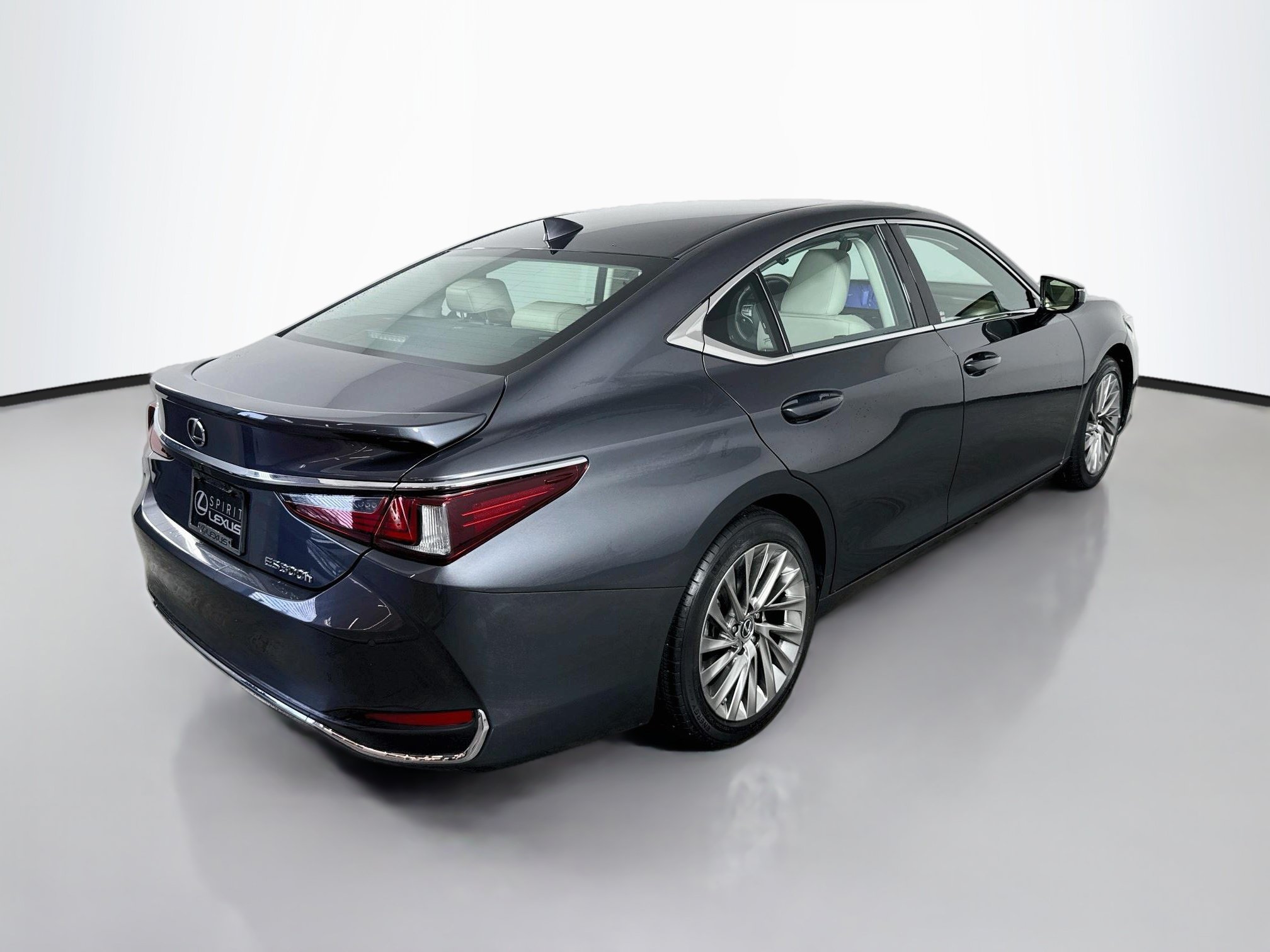 Used 2023 Lexus ES 300h Ultra Luxury FWD image 7