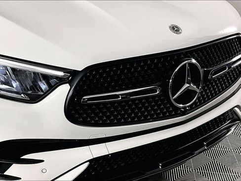 Used 2025 Mercedes-Benz GLC 300 image 28