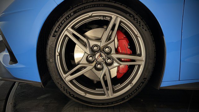 Used 2025 Chevrolet Corvette Stingray Premium Cpe w/ Z51 Performance Package RWD image 30