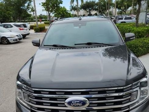 Used 2020 Ford Expedition XLT w/ Equipment Group 201A RWD image 2