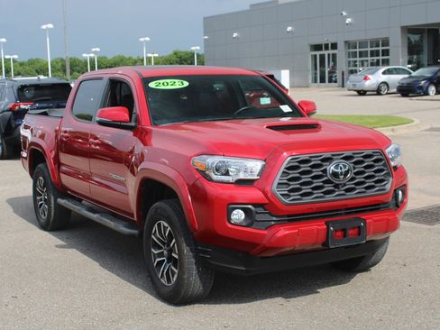 Used 2023 Toyota Tacoma TRD Sport image 25