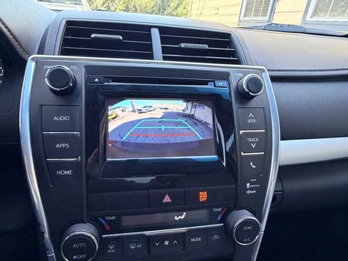 Used 2015 Toyota Camry XSE w/ Moonroof Package image 10