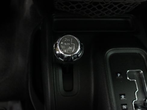 Used 2017 Jeep Wrangler Unlimited Sahara w/ Quick Order Package 24E Chief AWD/4WD image 19