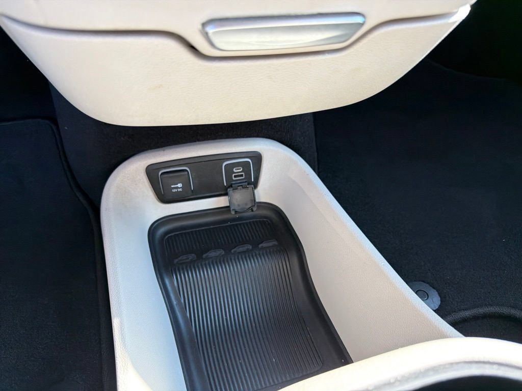 Used 2021 Chrysler Pacifica Touring-L FWD image 31