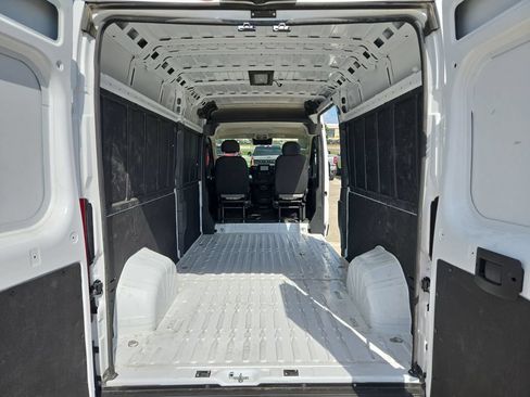 Used 2026 RAM ProMaster 2500 w/ Convenience Group FWD image 23