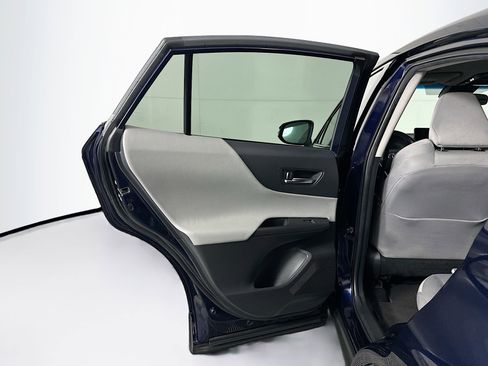 Used 2023 Toyota Venza LE image 26