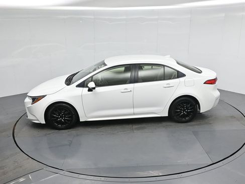 Used 2020 Toyota Corolla LE image 41