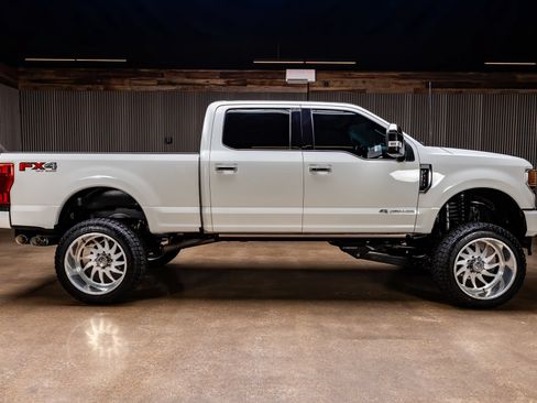 Used 2022 Ford F250 Platinum w/ FX4 Off-Road Package AWD/4WD image 10