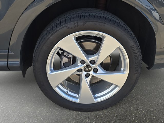 Certified 2025 Audi Q5 Premium Plus w/ Premium Plus AWD/4WD image 37