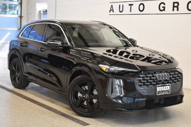 Used 2025 Audi Q5 Prestige AWD/4WD image 1