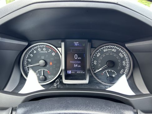 Used 2020 Toyota Tacoma TRD Off-Road AWD/4WD image 23