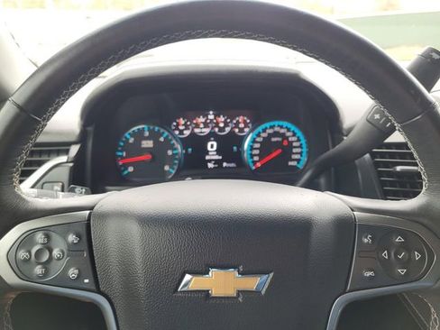 Used 2017 Chevrolet Suburban LT image 35