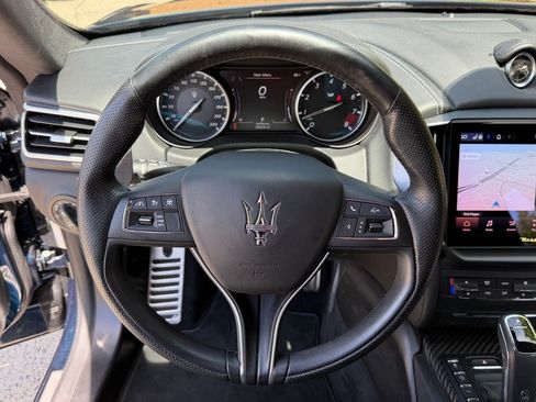 Used 2021 Maserati Ghibli Trofeo RWD image 18