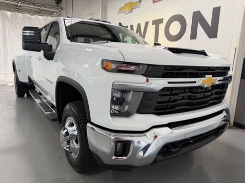New 2026 Chevrolet Silverado 3500 LT w/ Safety Package AWD/4WD image 42