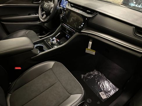 New 2026 Jeep Grand Cherokee Altitude AWD/4WD image 15