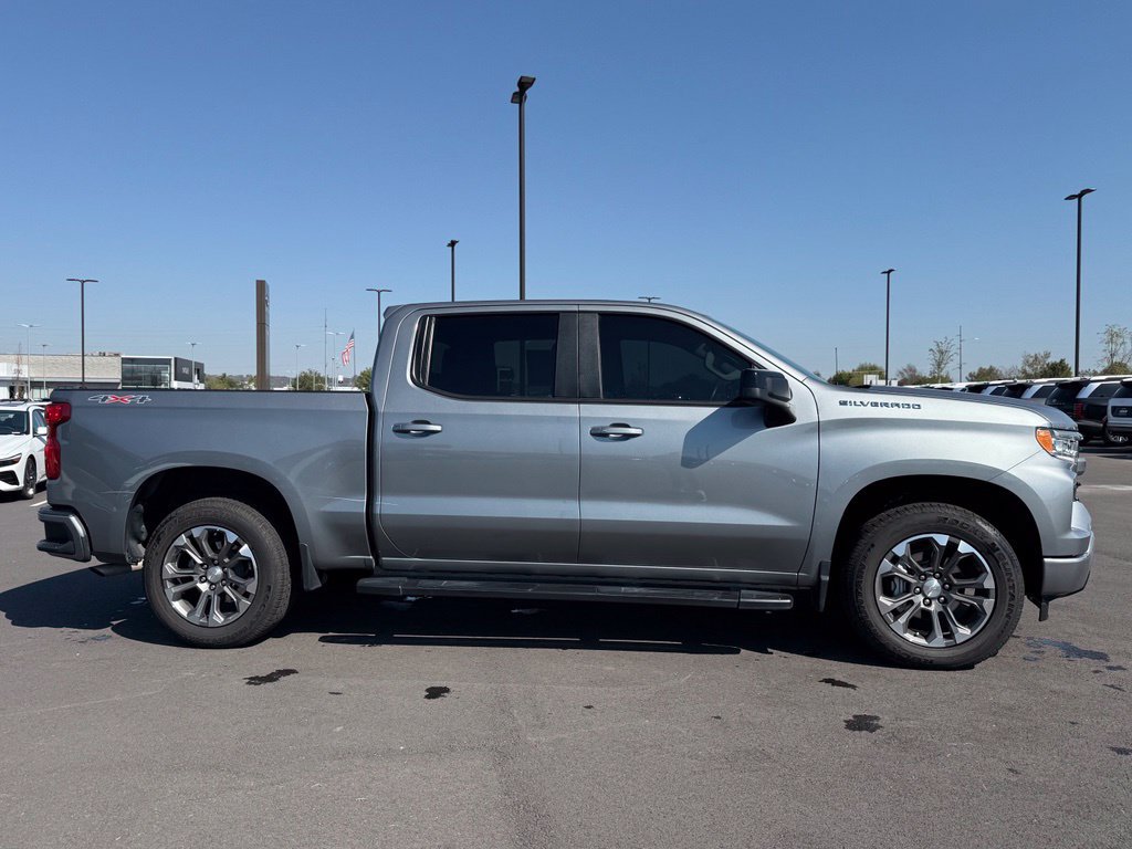 Used 2023 Chevrolet Silverado 1500 RST AWD/4WD image 3